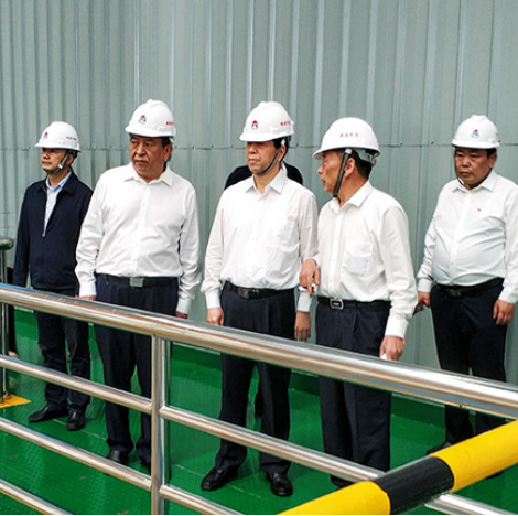 原河南（nán）省委（wěi）副書記、省長陳潤兒（ér）到公司參觀指導