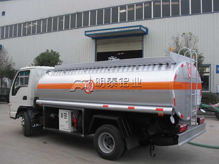 明泰鋁業：采用鋁合金材（cái）質的油罐車罐體更安全（quán）