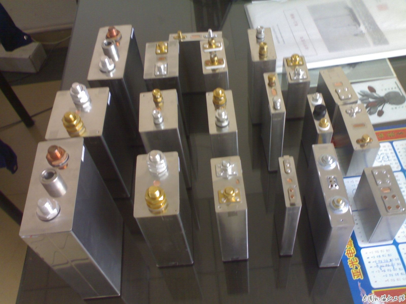 能(néng)源電(diàn)池(chí)包_電池鋁殼用3係鋁合金_電池包殼體用3003鋁板廠家 能源電池(chí)包_電池鋁殼用(yòng)3係鋁合金_電池(chí)包殼體(tǐ)用3003鋁板廠家