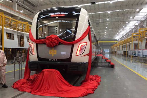 鄭州造”首(shǒu)列地鐵列車下線 加快(kuài)明泰鋁業產業轉型升級 “鄭州造”首列地鐵列車下線 加(jiā)快明泰鋁業產業轉型升級