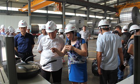 河南省政協副主席蒞臨我（wǒ）公司調研