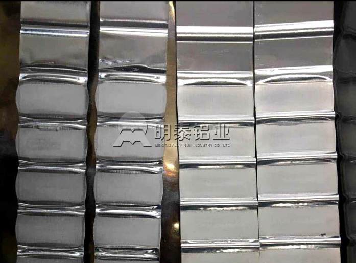 明泰鋁（lǚ）業1060鋁卷在動力電池軟連接中成功應用