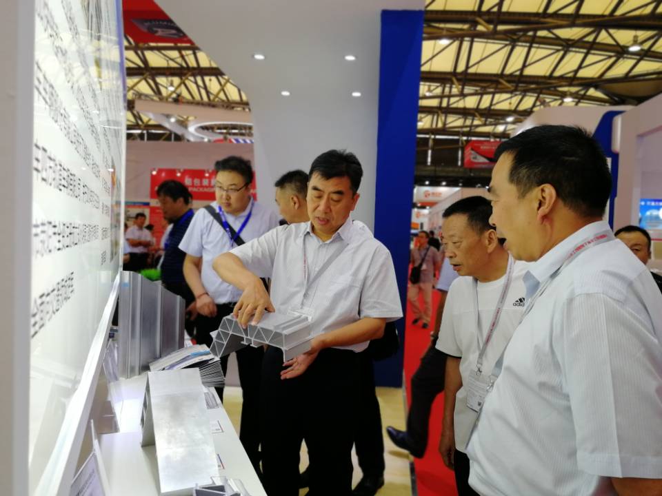 明泰鋁（lǚ）業：匠心精品，齊亮相2018上海鋁（lǚ）工業展（zhǎn）