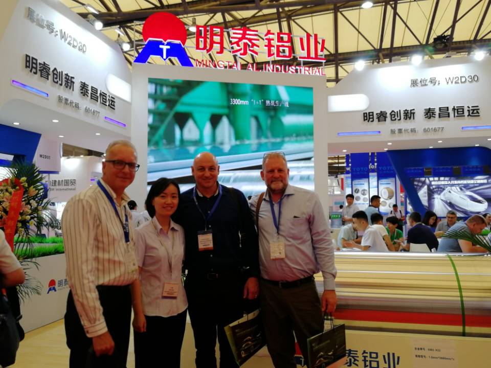 鋁工業展現場：明（míng）泰展（zhǎn）廳人氣爆棚（péng），備受國外客（kè）戶青睞