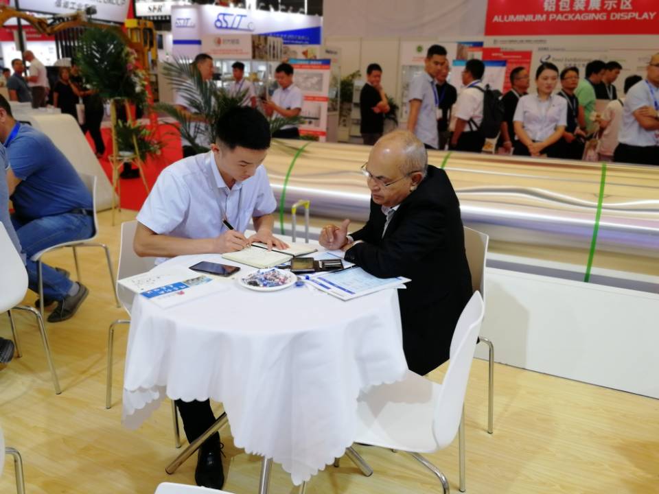 鋁工（gōng）業展現場：明泰展廳人氣爆棚，備受國外客（kè）戶青睞